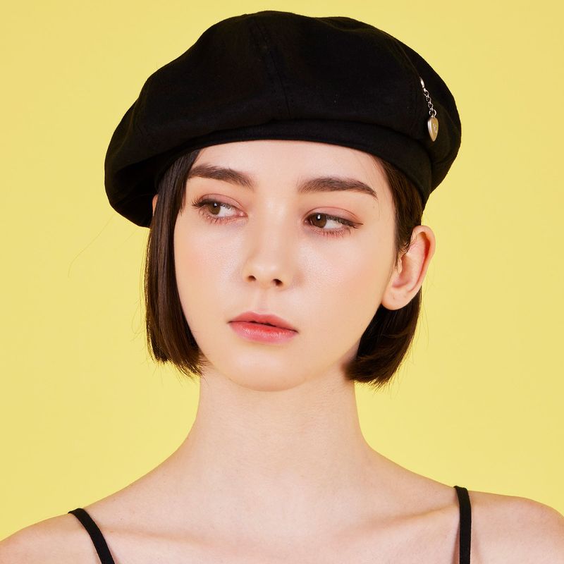 Heart Chain Stud Linen Beret Black