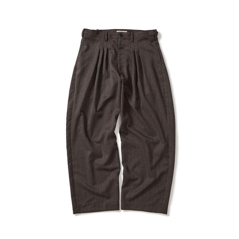 karactor（カラクター）の「ヘリンボーンプリーツパンツ / Maroon（パンツ）」