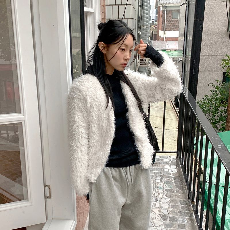 Aroki bubble pearl button fur jacket