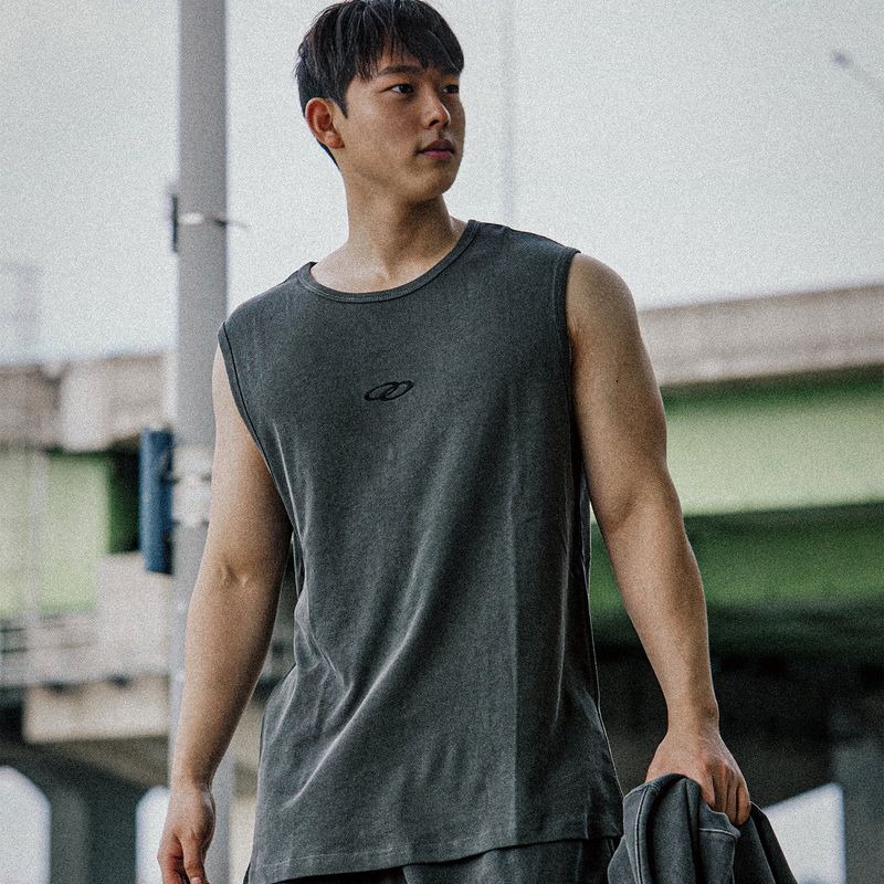MAVRK（マーベリック）の「Cozy Pigment Sleeveless Darkgray（Tops）」