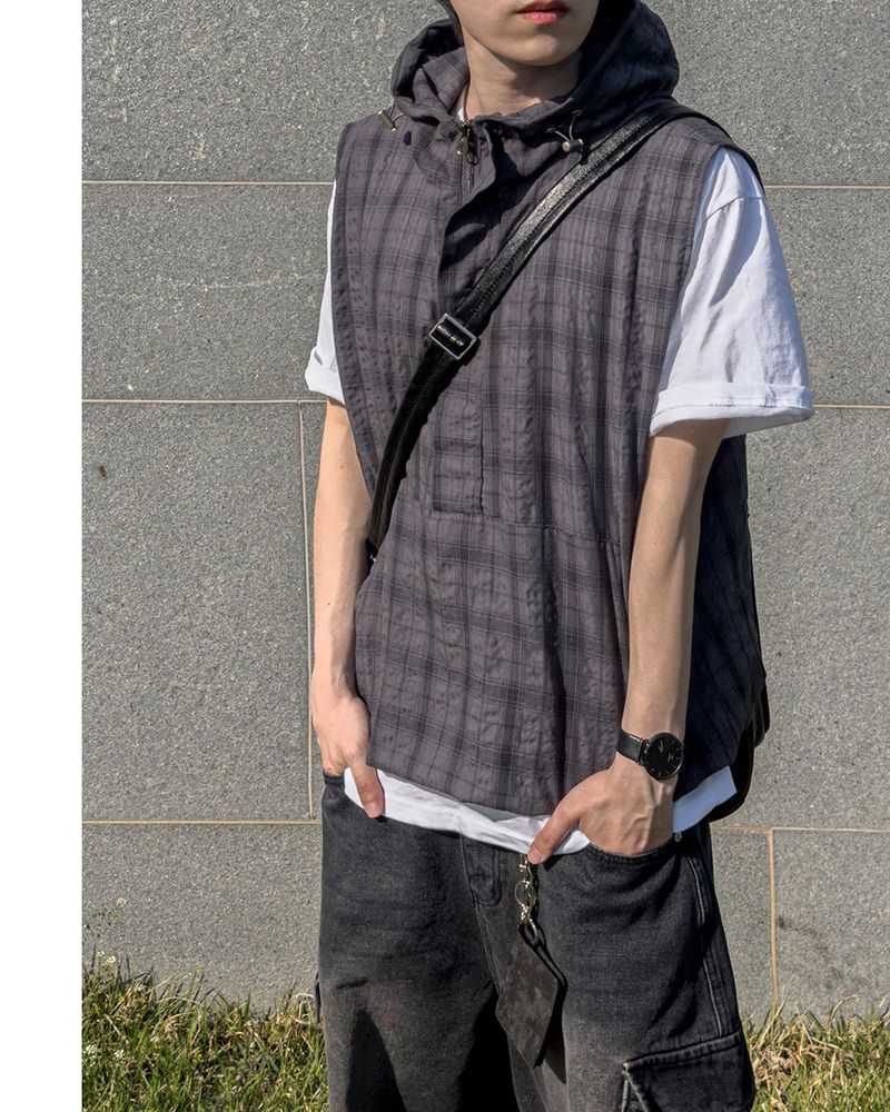 Crinkle Check Hooded Anorak Vest