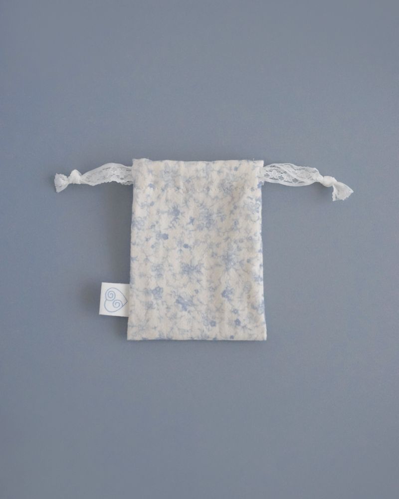 Brielle Vintage Flower Drawstring Pouch