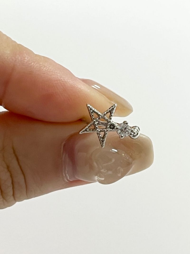cubic line star earcuff