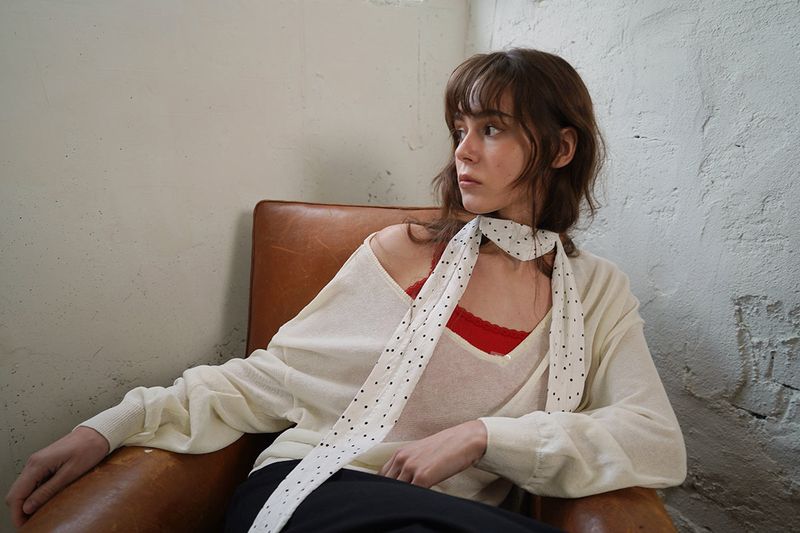 Button v-neck knit_ivory