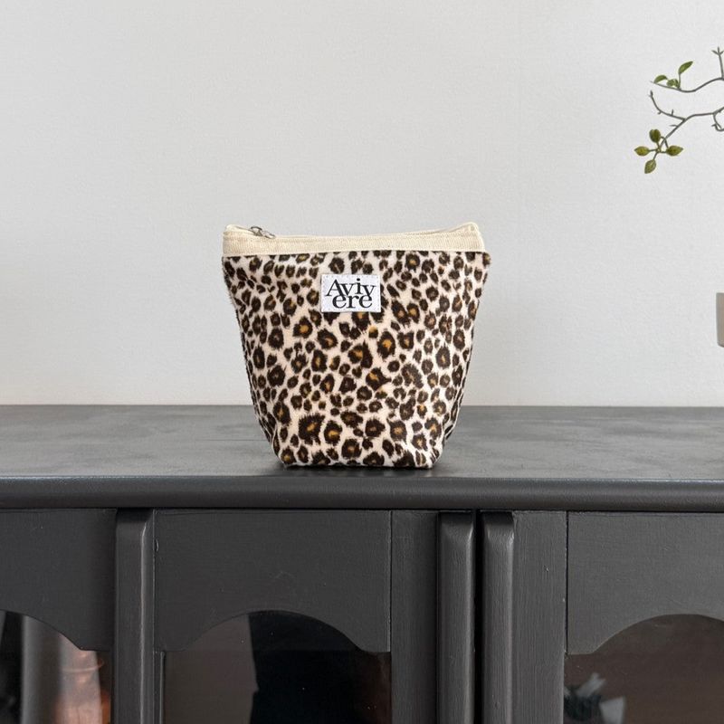 Avivere（アビベール）の「classic pouch_leopard velvet ivoryorange（Miscellaneous Goods/Stationery）」