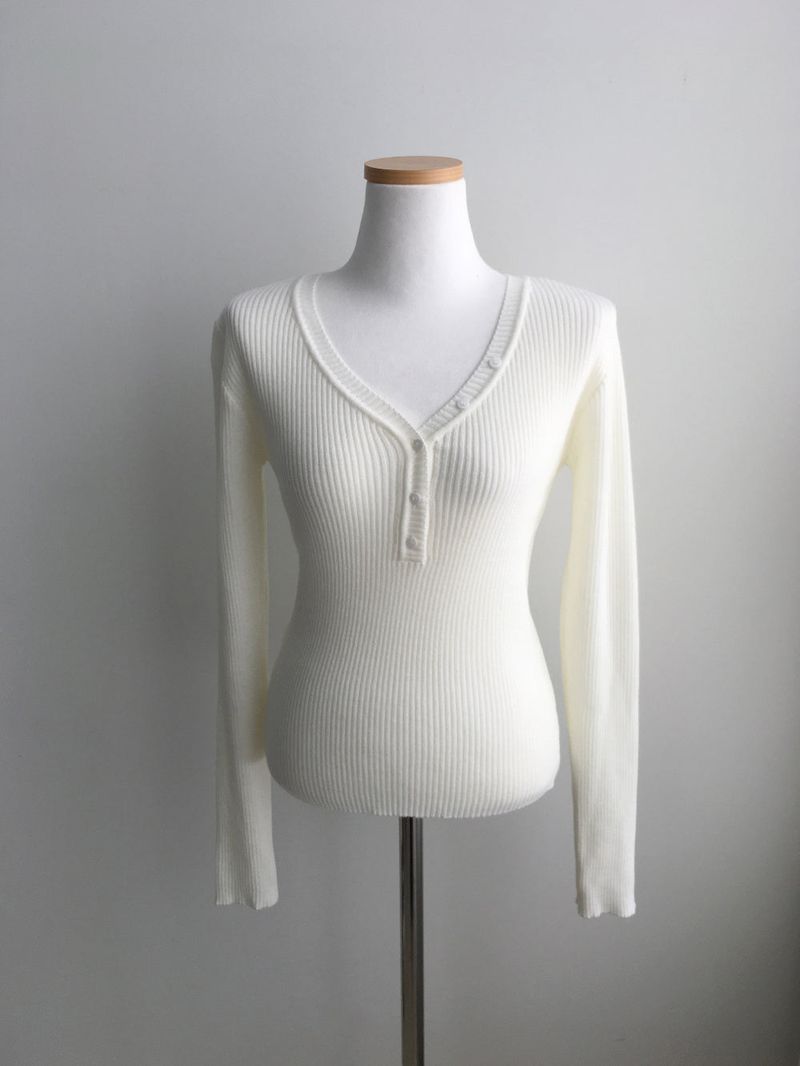 Usual v button knit