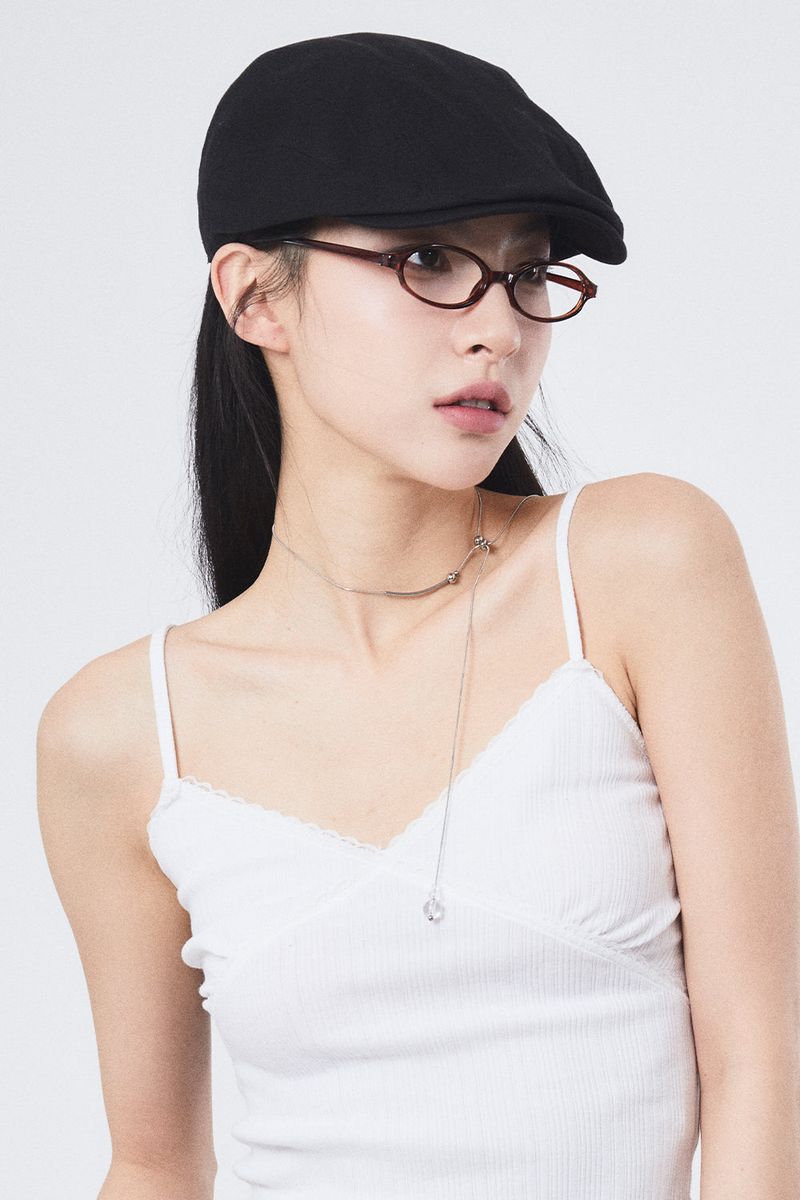 Oval shape color frame eyewear