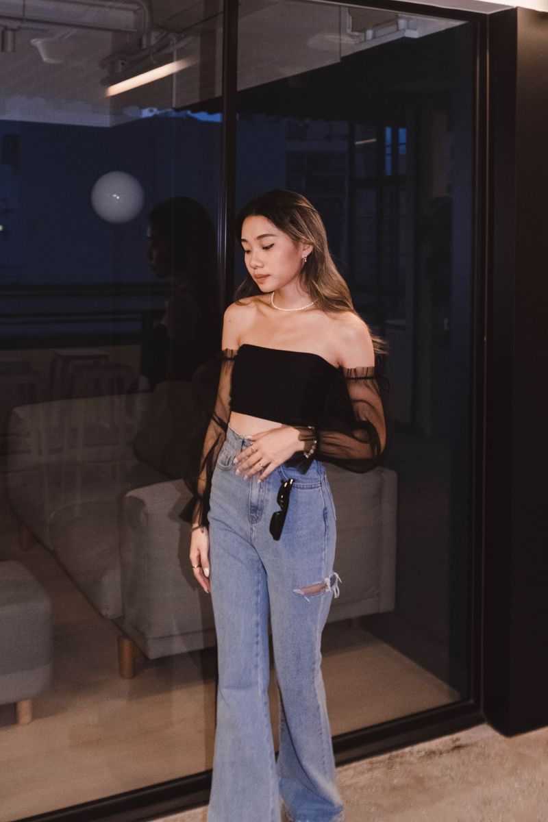  Swan Lake Off-shoulder Top - Black