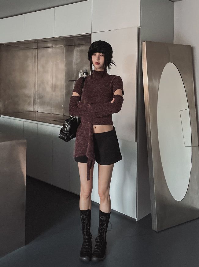 Pony Incision Wrap Knit Turtleneck