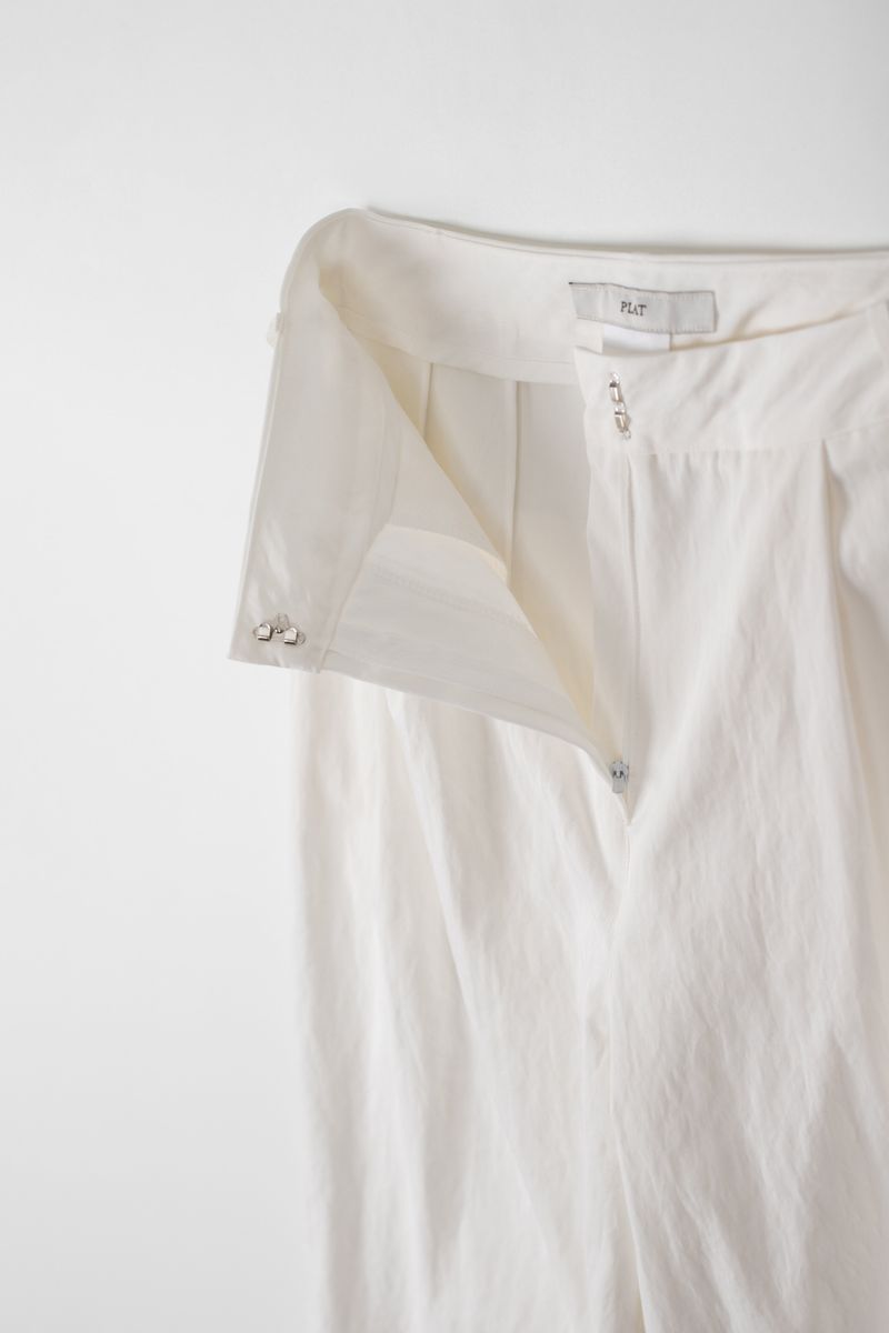 Wide two tuck pants (Ivory)