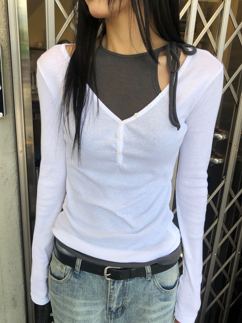 Mol Button Tee