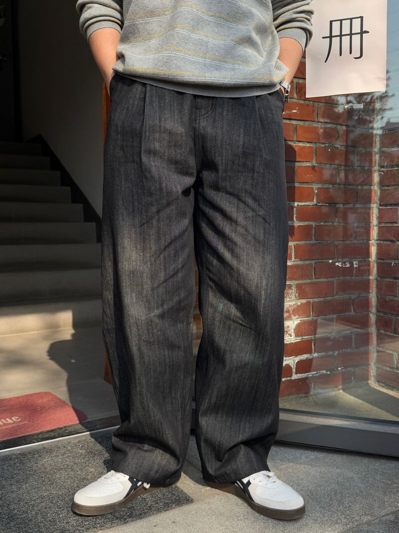 Long wide raw denim one-tuck pants