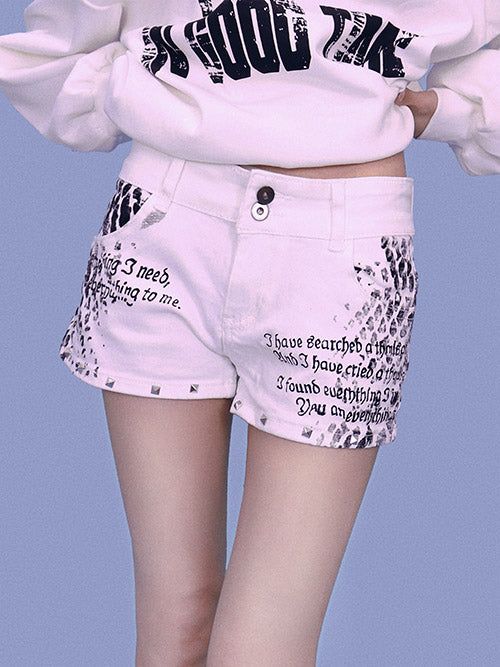 KUO（クーオ）の「e-e-error stud shorts（Pants）」