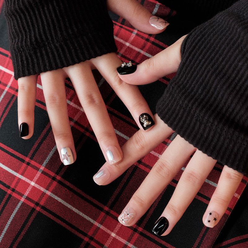 MUZMAK Reusable Nail Tip Grunge Bear​(Short Square)