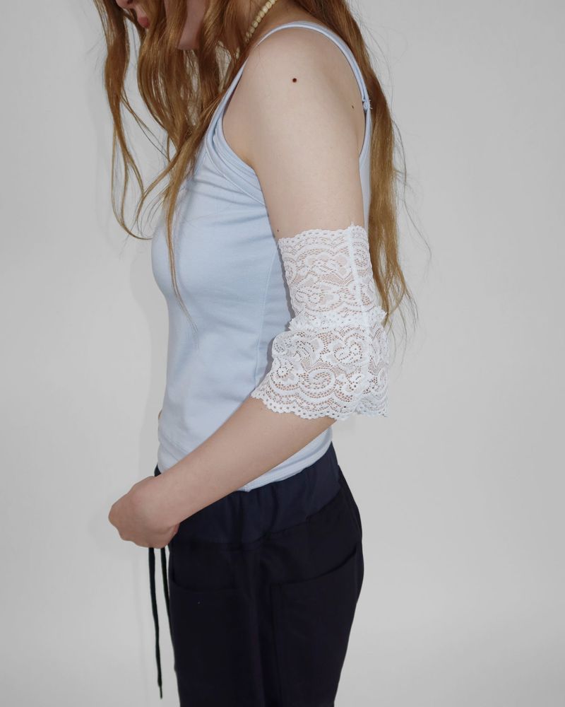 ROSÉ LACE ARM WARMERS