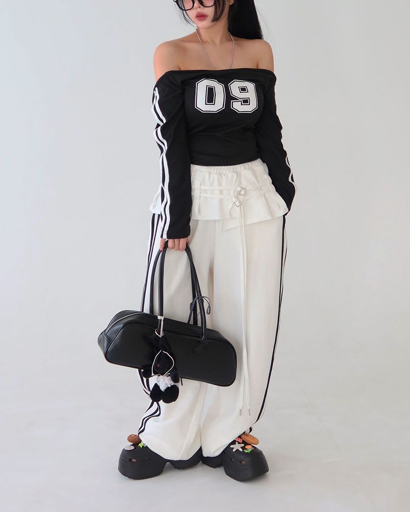 09 Track Off-Shoulder T-shirt