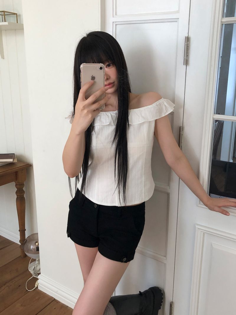 WONDER WONDER(ワンダーワンダー)の「Rerang Frill Off-Shoulder Blouse(Tops)」