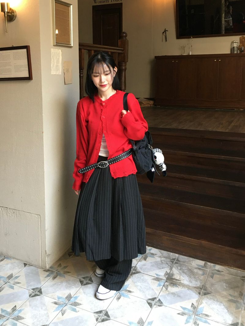 Peak Damage Crop Cardigan (4c)
