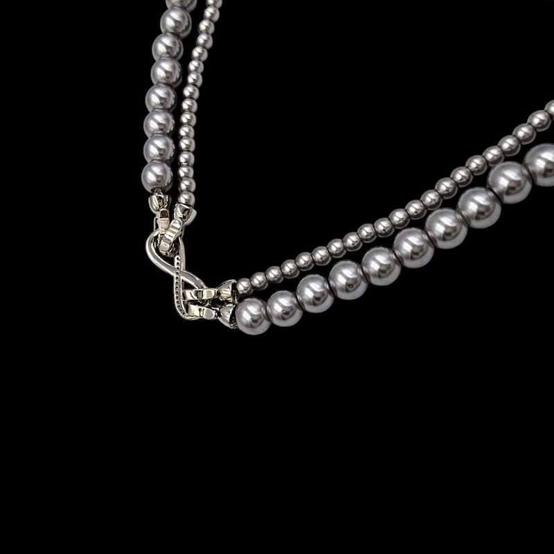 Double Layered Middle Pearl Necklace