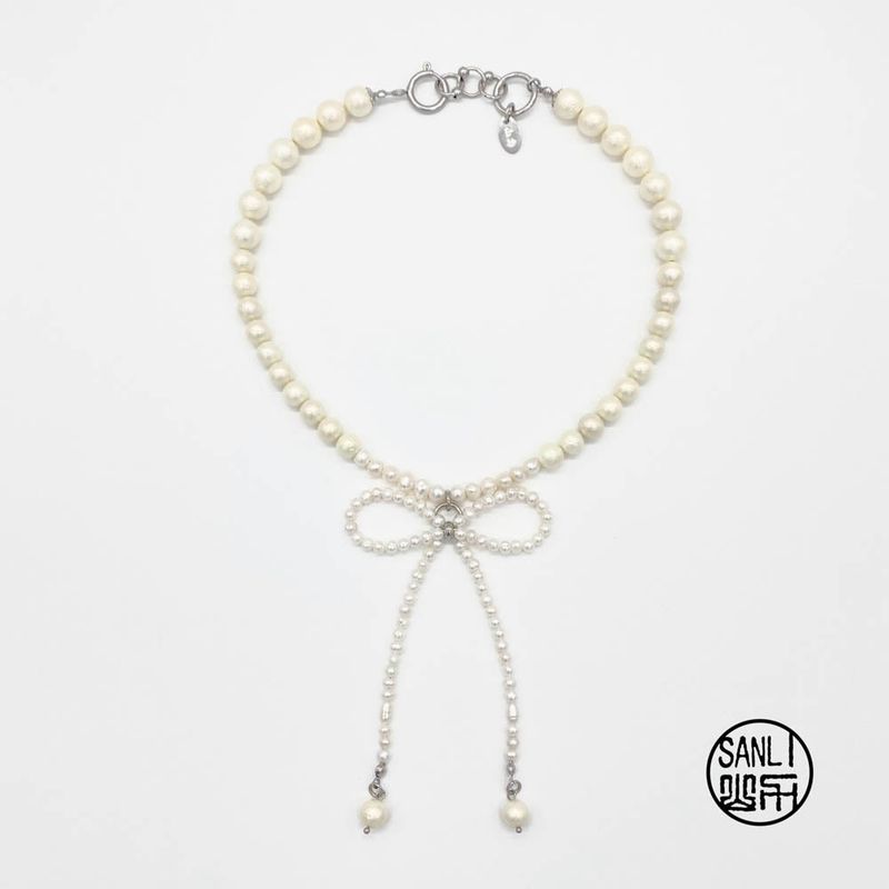 Pearl ribbon necklace