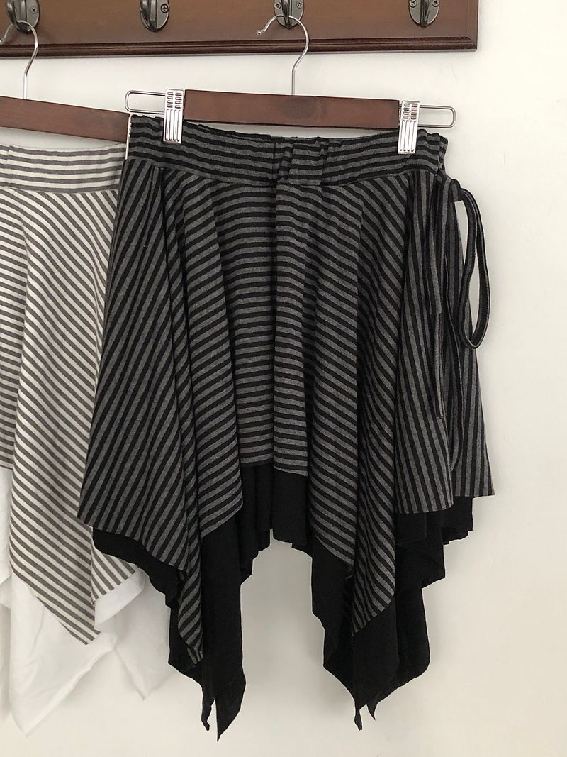 Side Strap Stripe Unbal Skirt