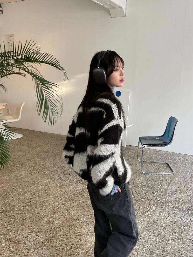 Printing wave mohair knit