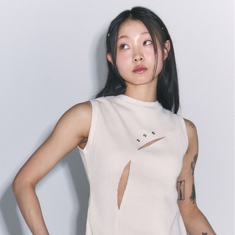  Eyelet Point Sleeveless (ivory)