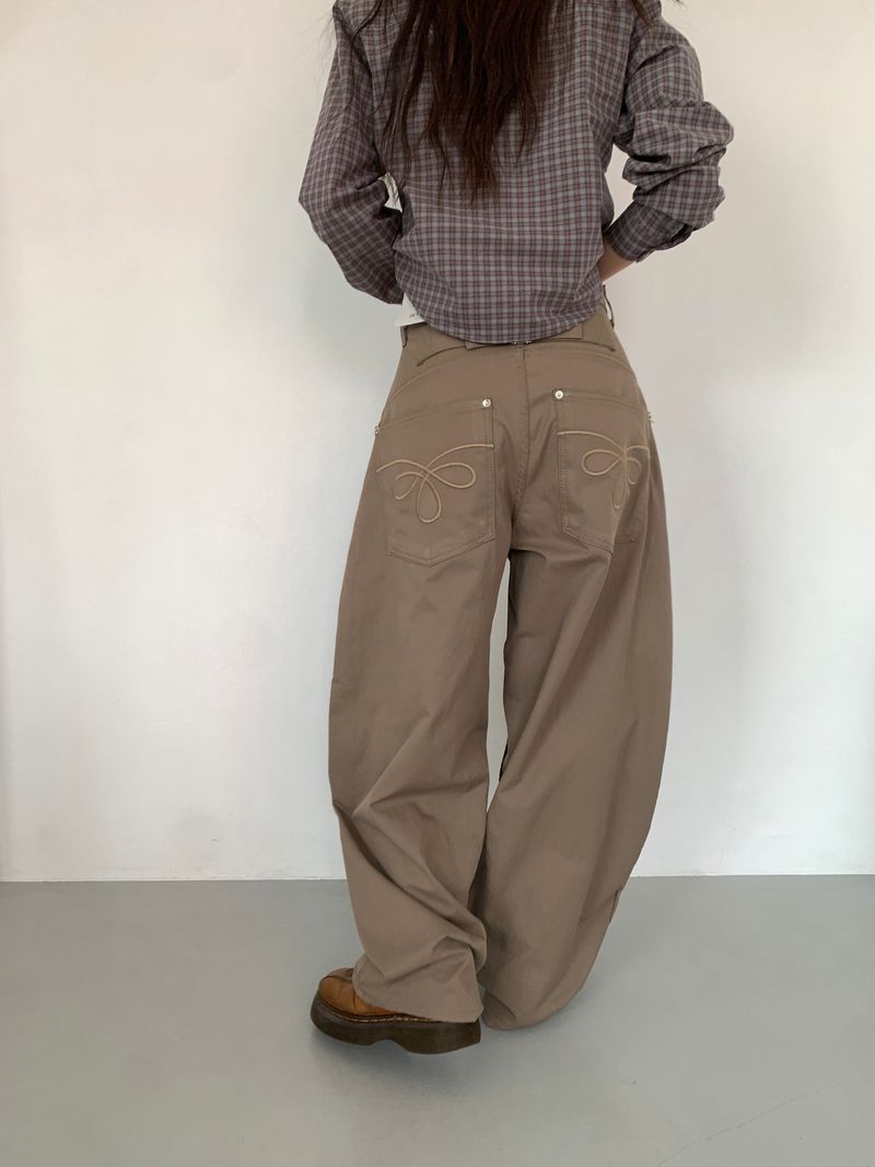 EMBO BACK BIJO CURVED PANTS (3C)