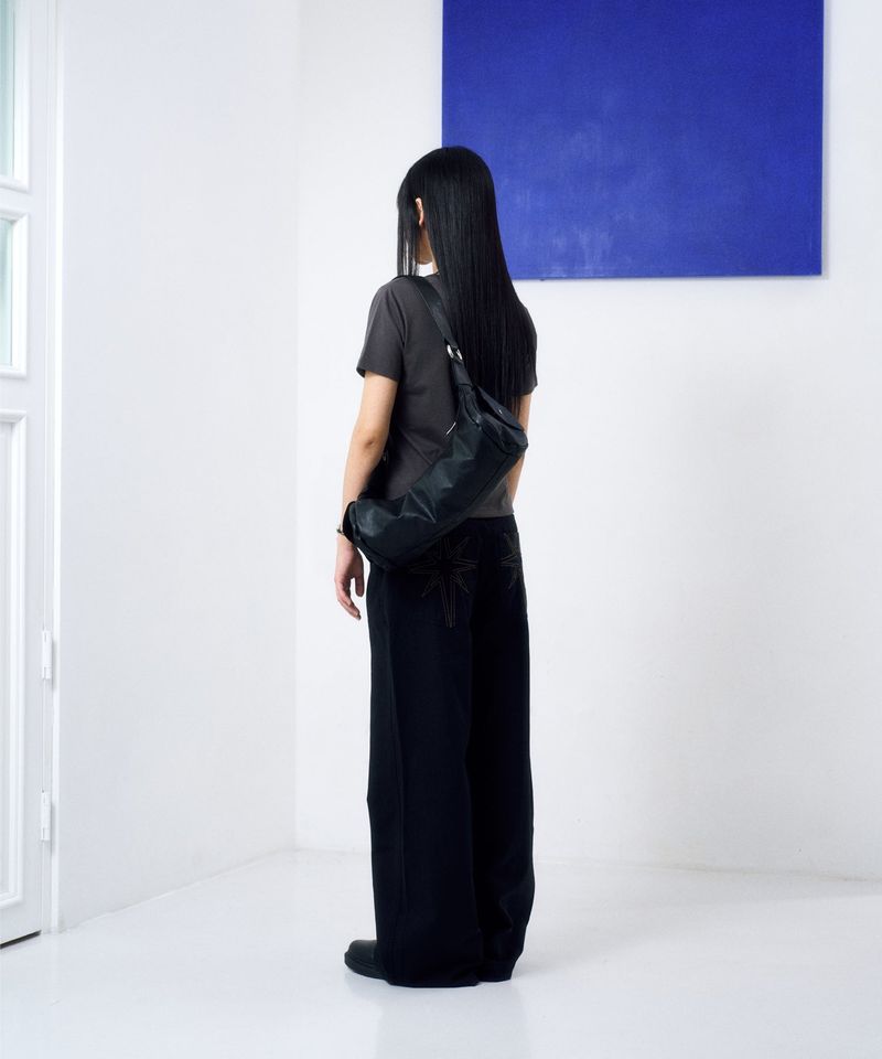Bumpy Buckle Stone Bag (Black)