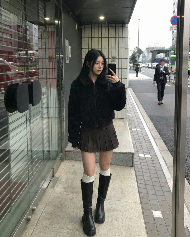 Wool pleated skirt