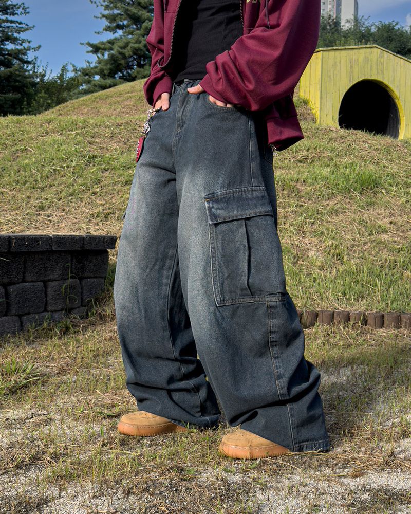 JIIGEUM（ジグム）の「Groove Dirty Washing Curved Cargo Denim（Pants）」