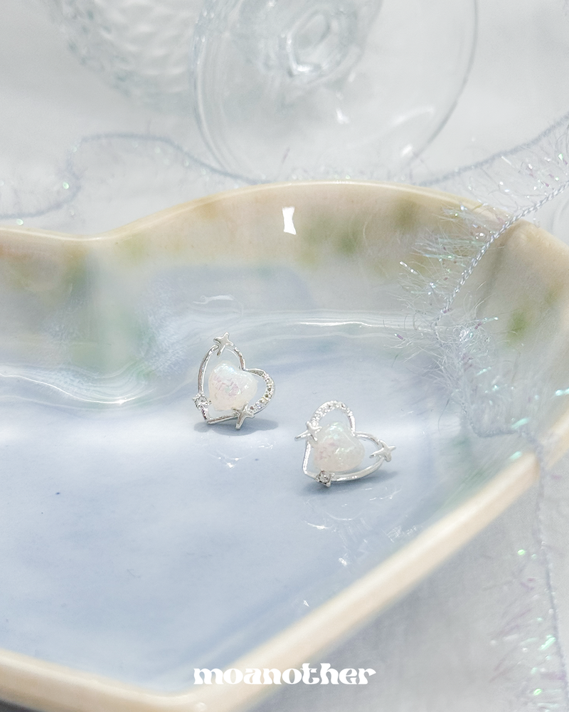 [Hearts2Hearts Juun Pick!](Silver Post) Opal Heart Earring