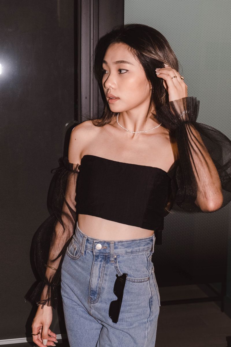 We Fell In Love In Reality（ウィ フェル イン ラブ イン リアリティ）の「 Swan Lake Off-shoulder Top - Black（Tops）」