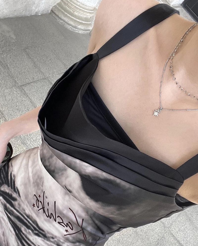 Ice black blue choker