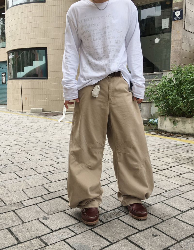 HOLY IN CODE（ホーリーインコード）の「No.1370 R dart wide cotton snap PT (3color)（Pants）」