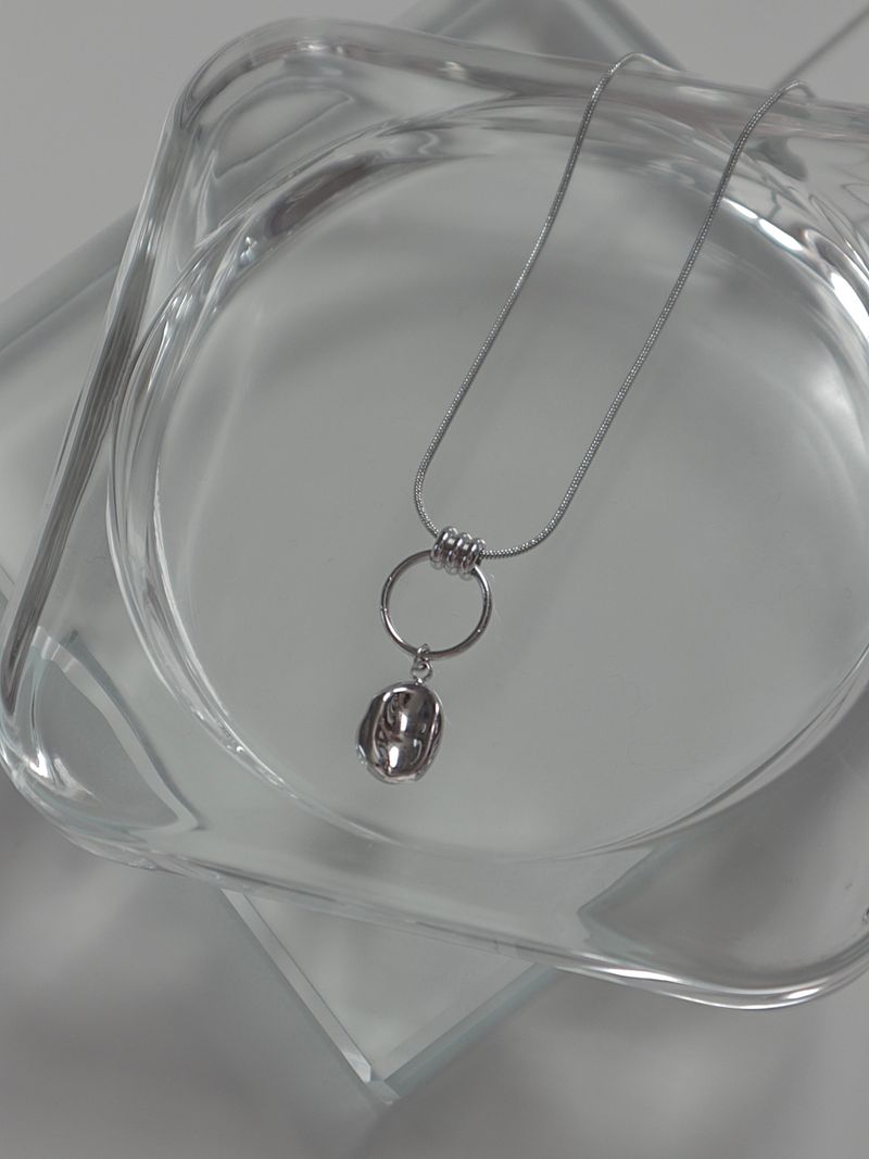 object ring point necklace