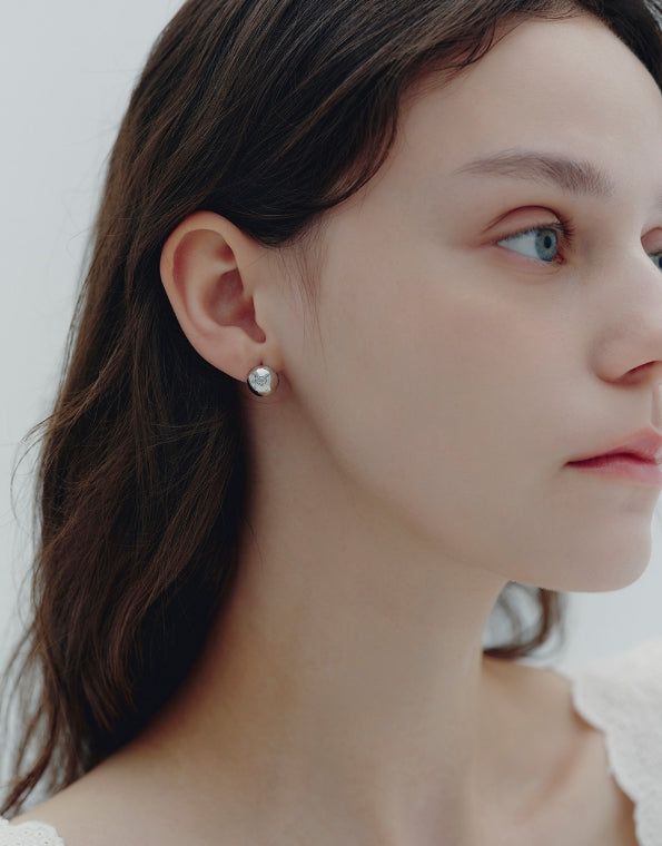 hyeres lor（イエール・ロール）の「26SS★ Champagne Full Moon Silver (W) Point One-Touch Earrings XS（Accessories）」