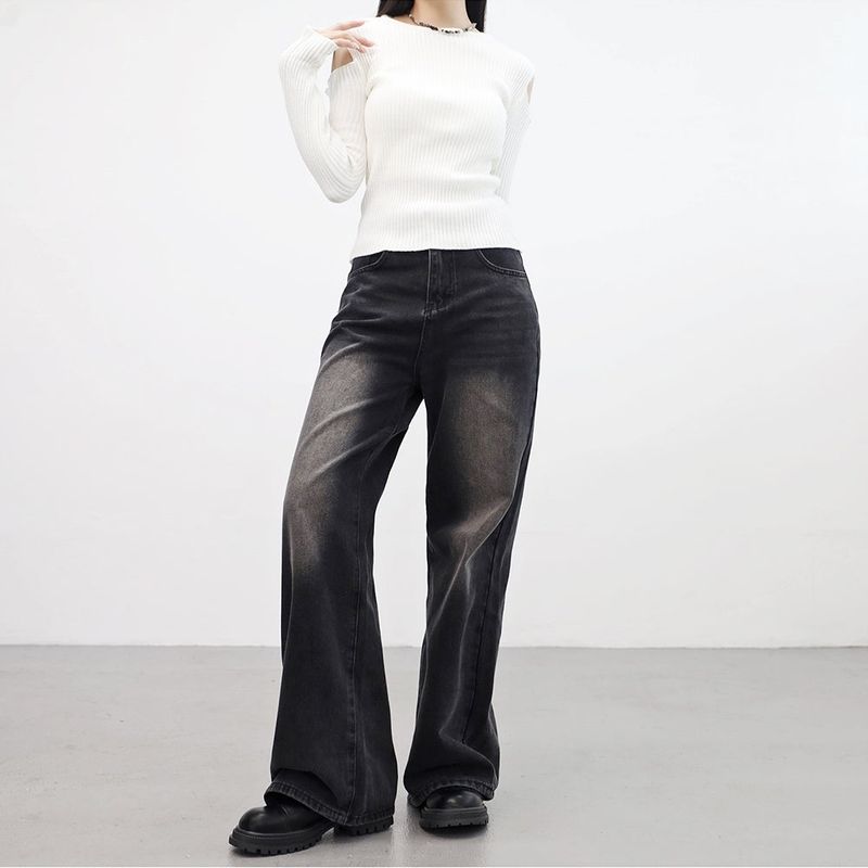 trun shoulder cut-out knitwear