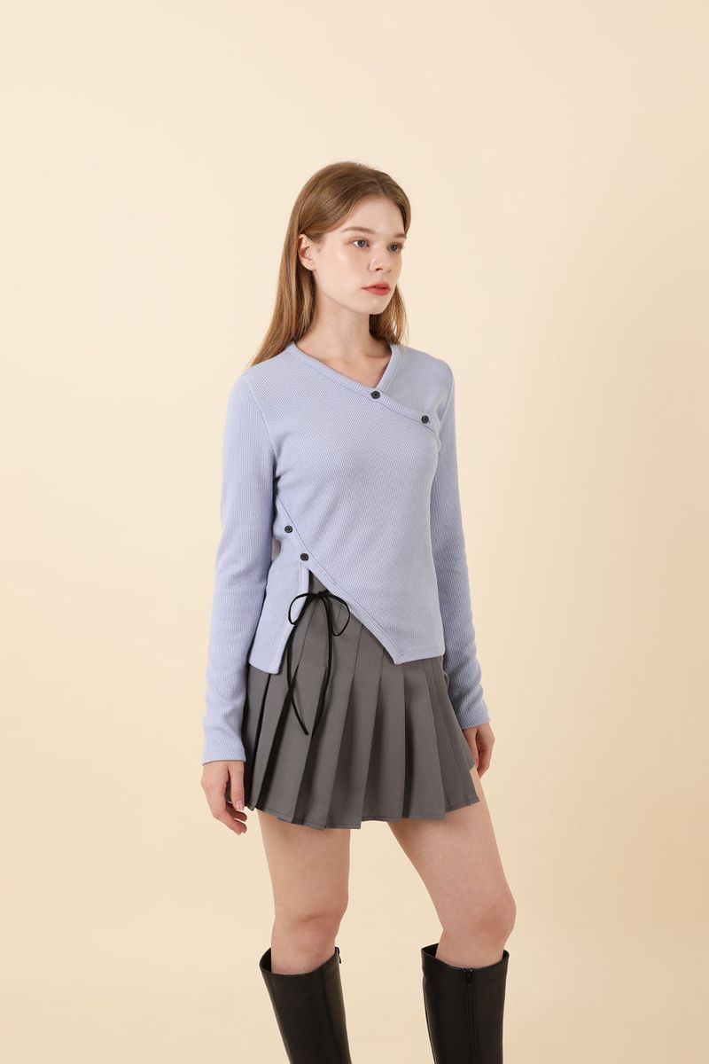 VネックスリットTシャツ