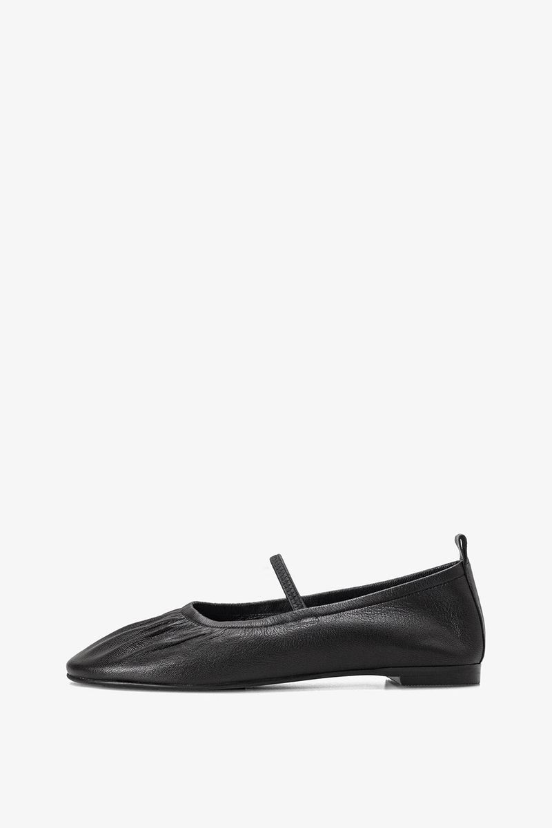 TUTU FLAT IN BLACK