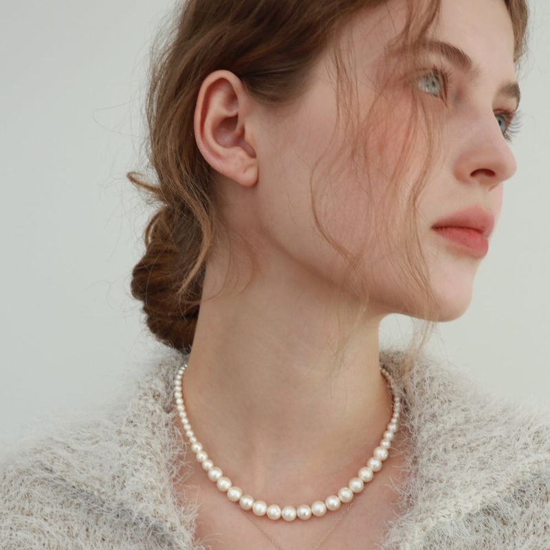 The Fluffy Pearl Va Necklace