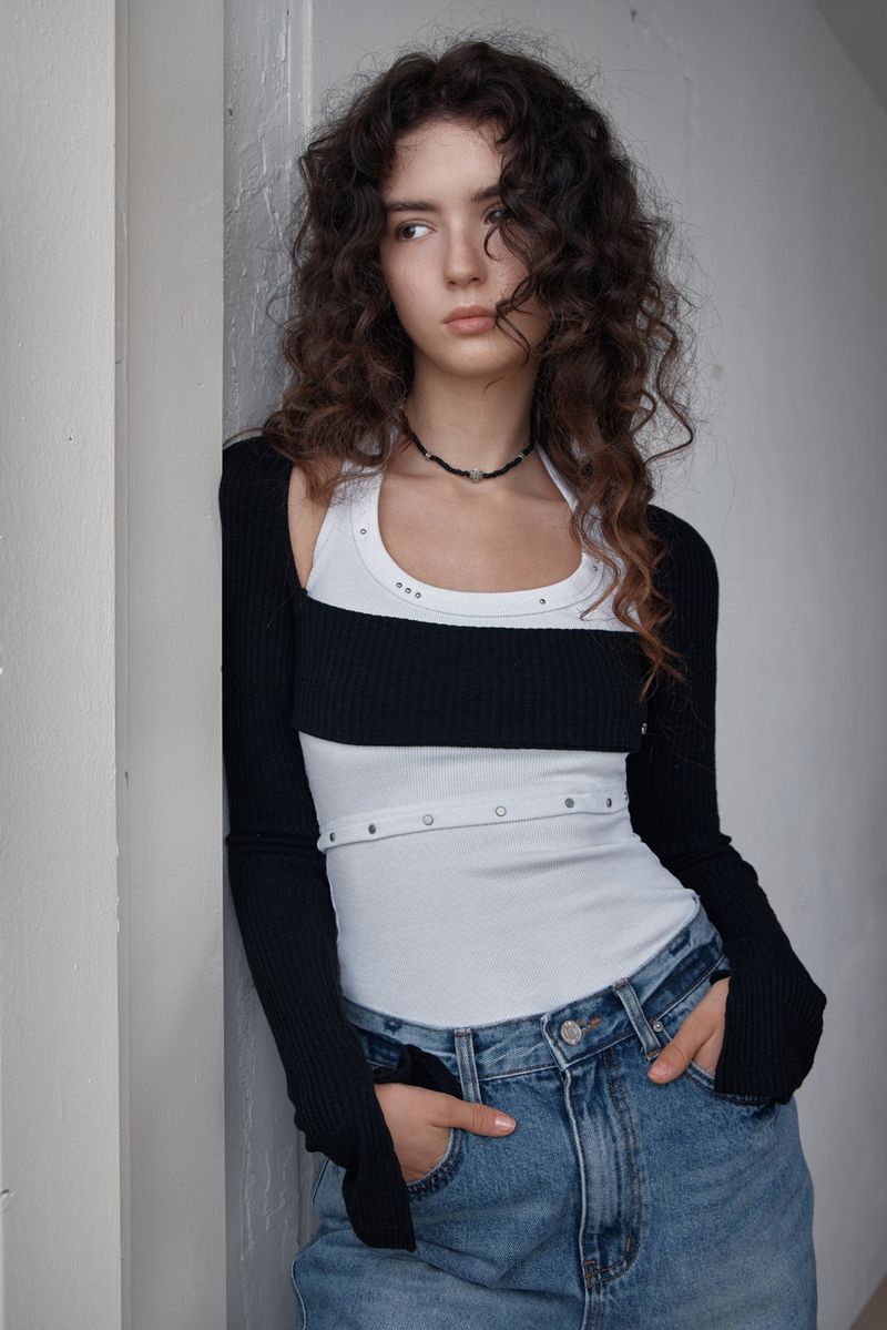 INSEOWL（インサウル）の「SOFT POSE TEE - BLACK（Tops）」