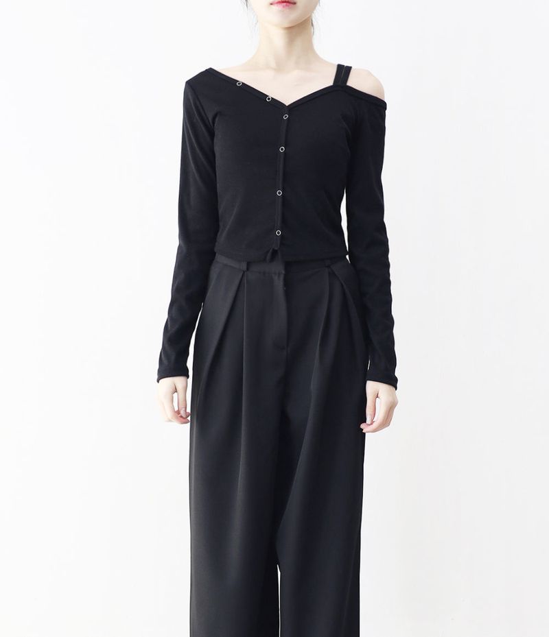 Lush Asymmetrical One-Shoulder Snap T-shirt
