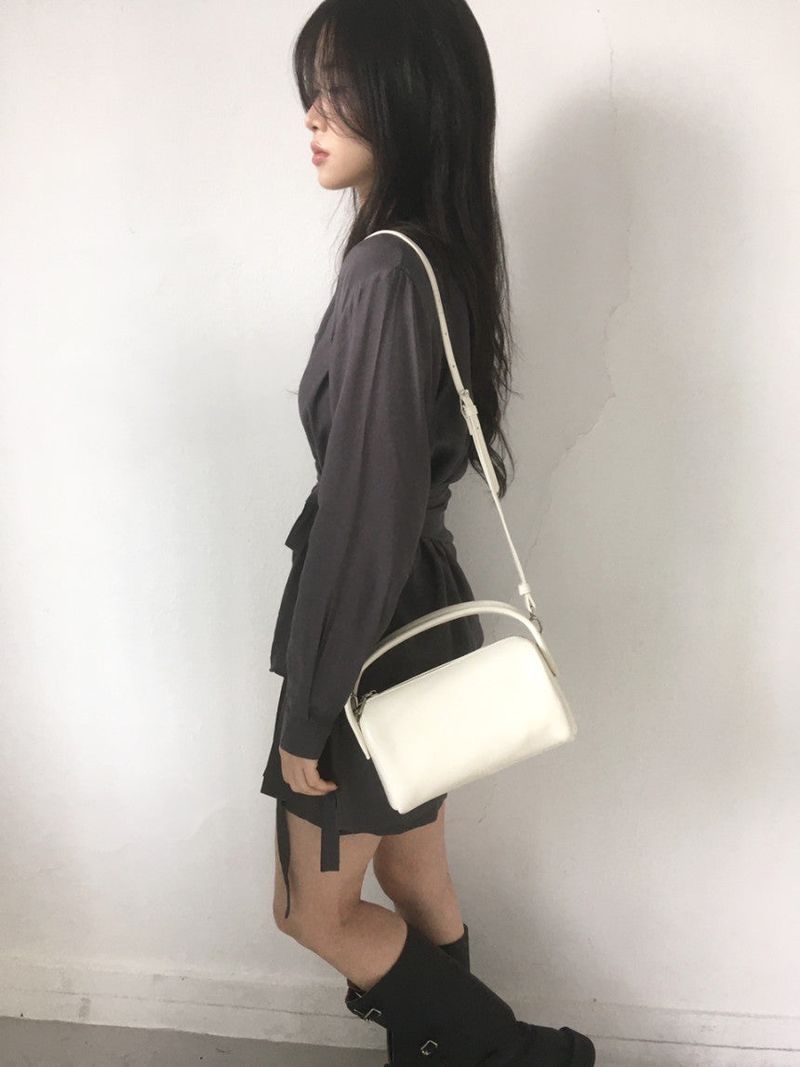Glossy double handle bag
