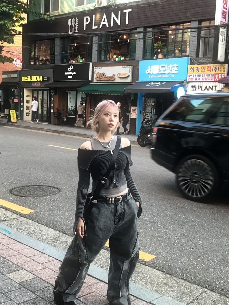 Unique cutting line grunge wide denim pants