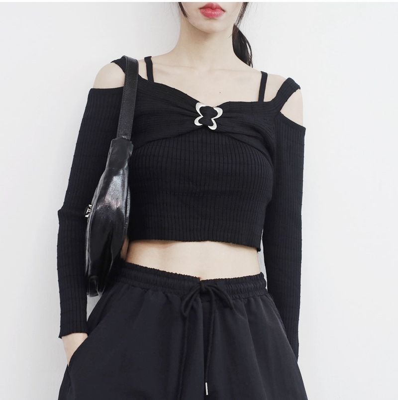 Mire off-shoulder cropped knitwear