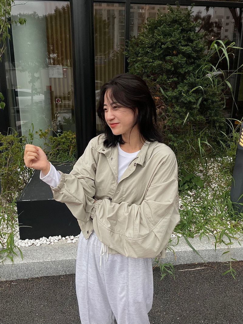 Loose fit nylon crop jk