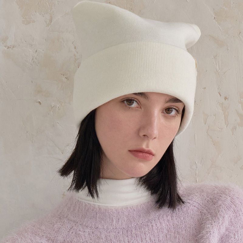 VA Label Square Beanie / White