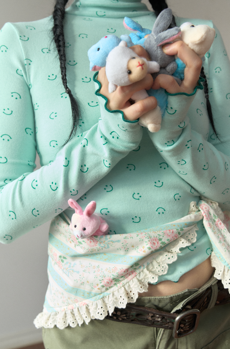 smile turtleneck mint