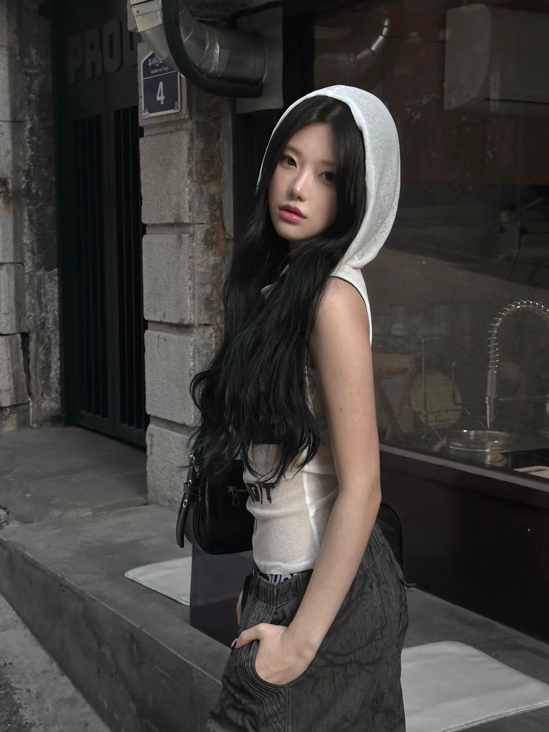 lettering hoodie sleeveless